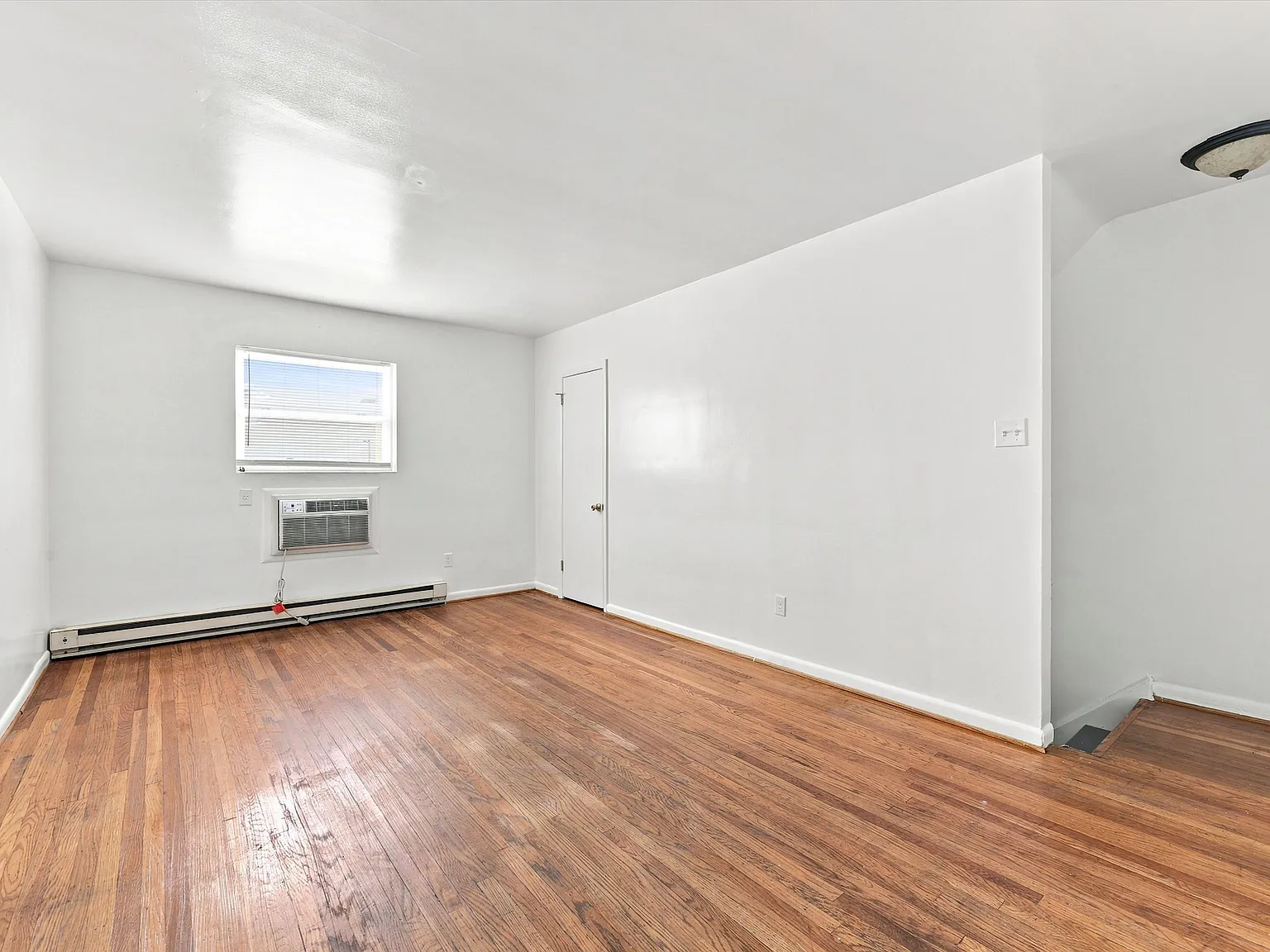 2 bed, $1,200 — Photo 2