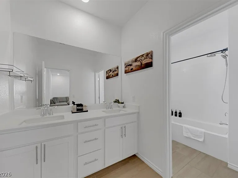299 Mount Tyndall St — Photo 21