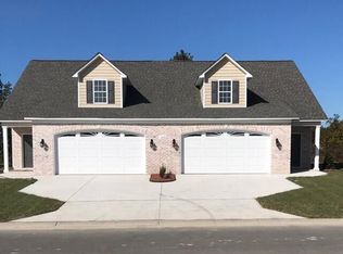 1833B Cambria Dr, Greenville, NC 27834