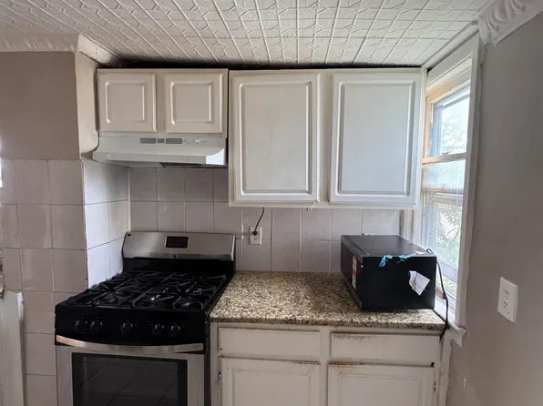 36 Spruce Street image 6 of 15