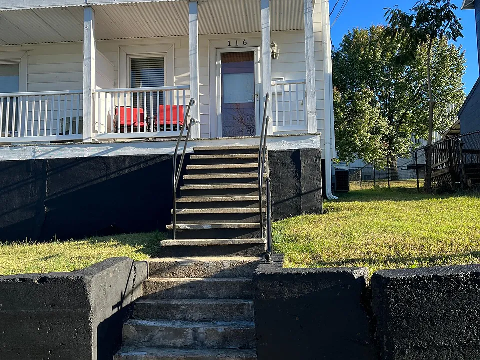 116 Front St