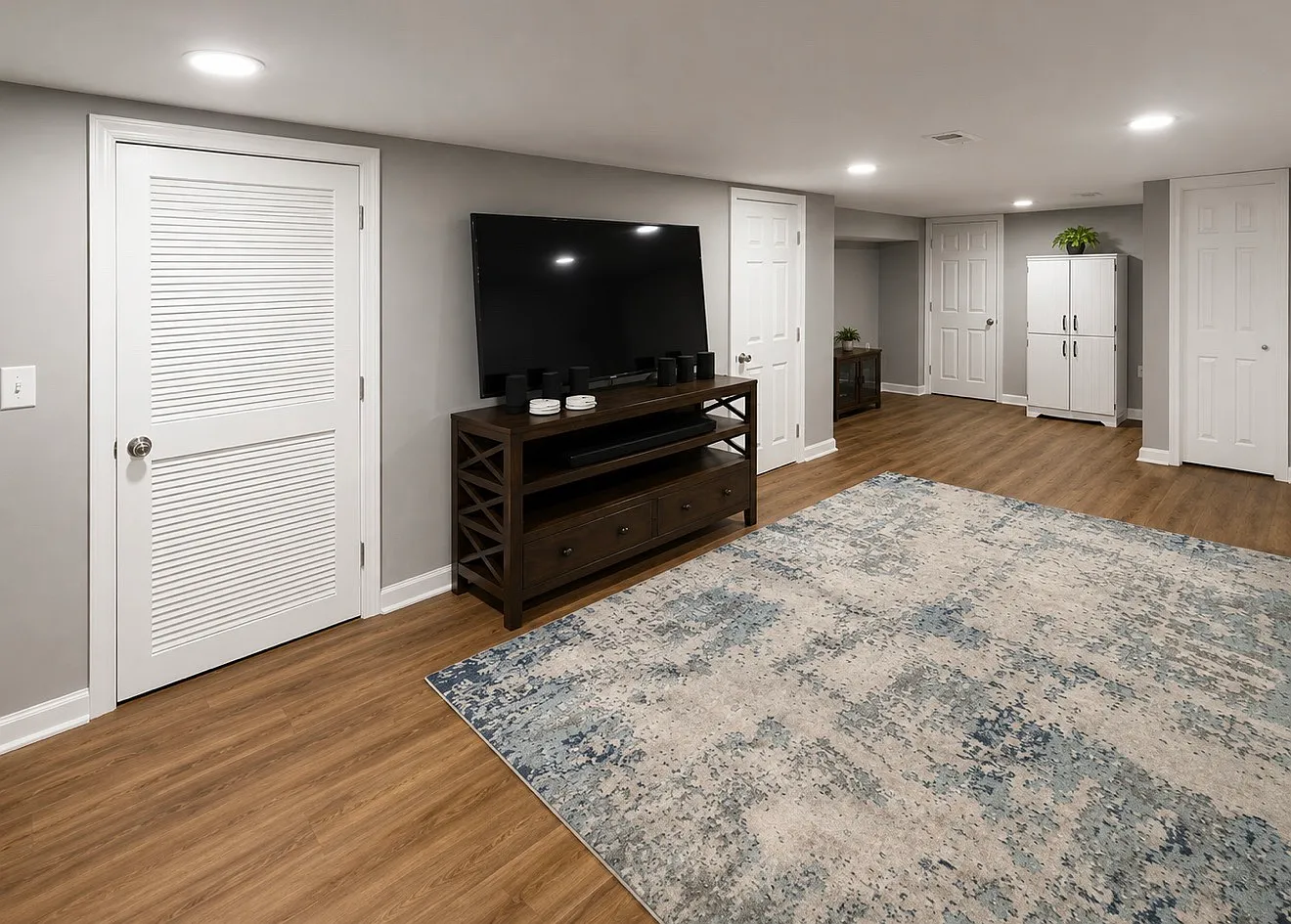 4 bed, 1006 sqft, $2,400 — Photo 4