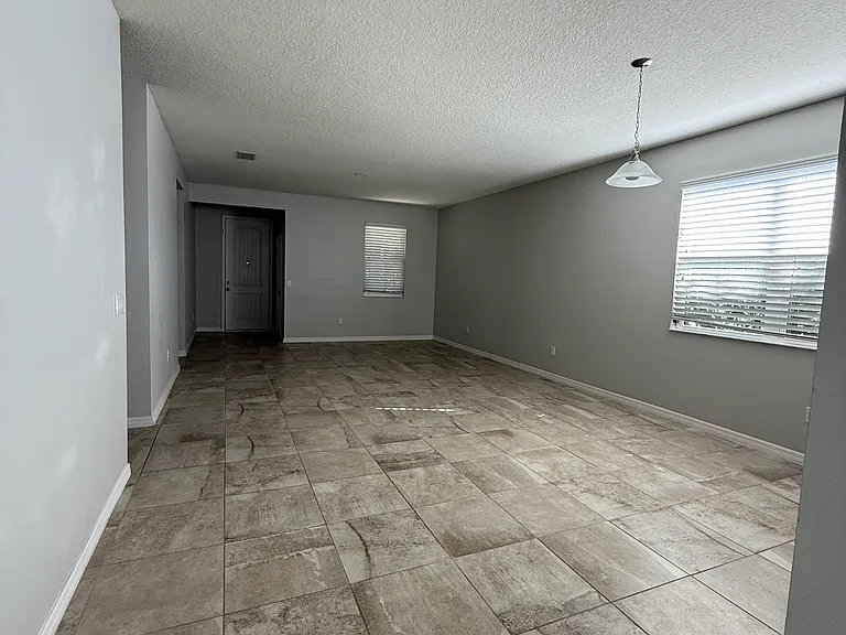 1507 Angler Ave — Photo 3