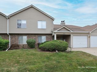 7020 Newport Dr APT 101, Woodridge, IL 60517