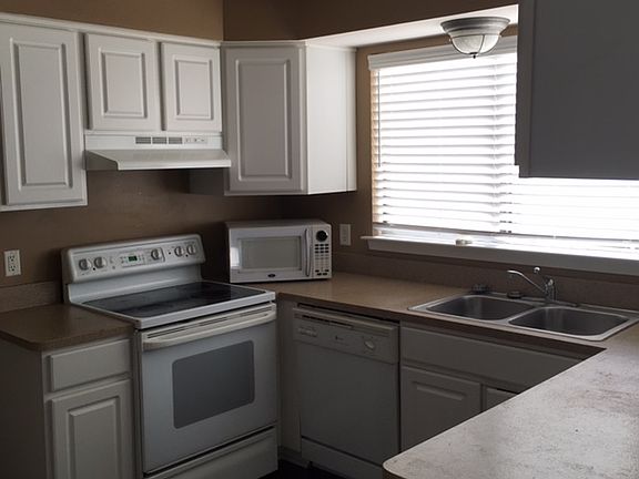 5th image of 22452 Woodcreek Dr