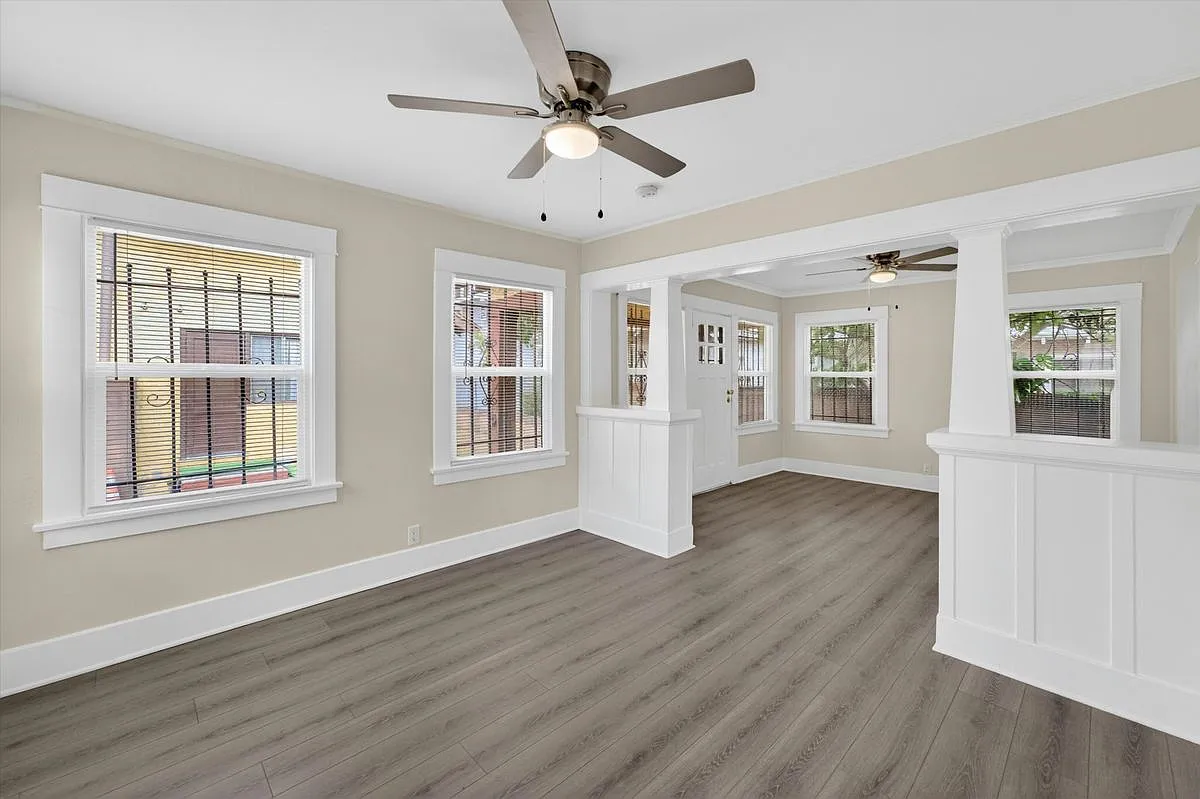 Building Photo - 5008 1/2 S Wilton Pl