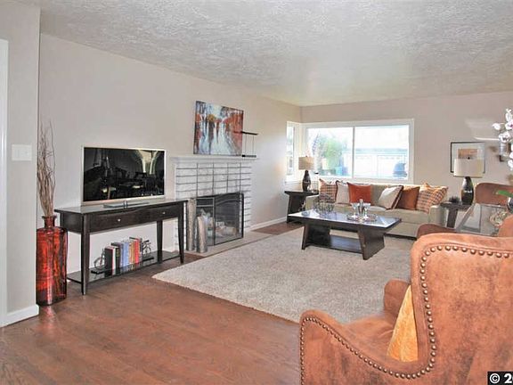 4th image of 3020 Sheldon Dr