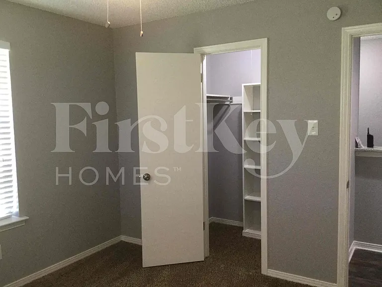 419 Buckingham Pl — Photo 10