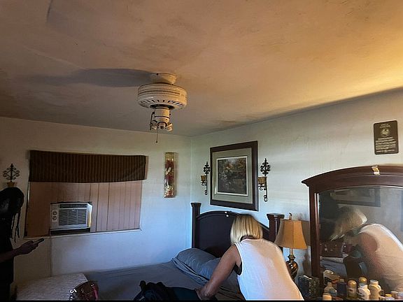 5th image of 341 NW 30th Ter