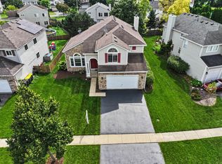 5450 Alexandria Dr, Lake In The Hills, IL 60156