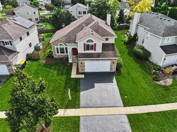 5450 Alexandria Dr, Lake In The Hills, IL 60156