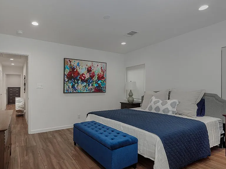 4007 Markham St — Photo 16