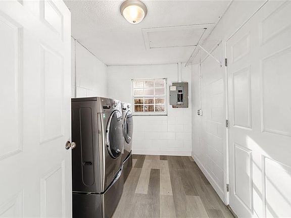 4th image of 2216 NE 38TH STREET