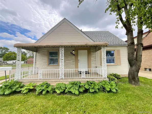 8140 Theisen St, Center Line, MI 48015