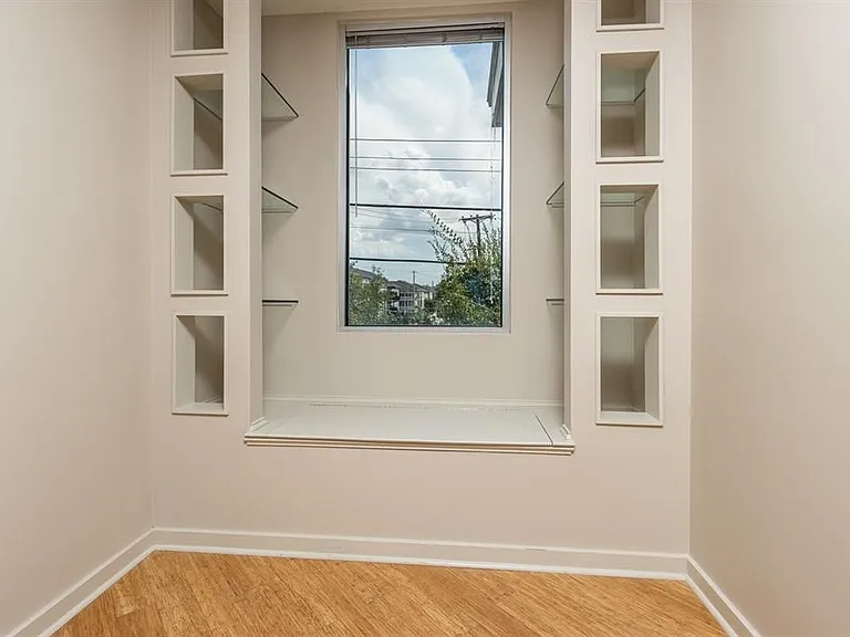 18 W Georgia Ave — Photo 16