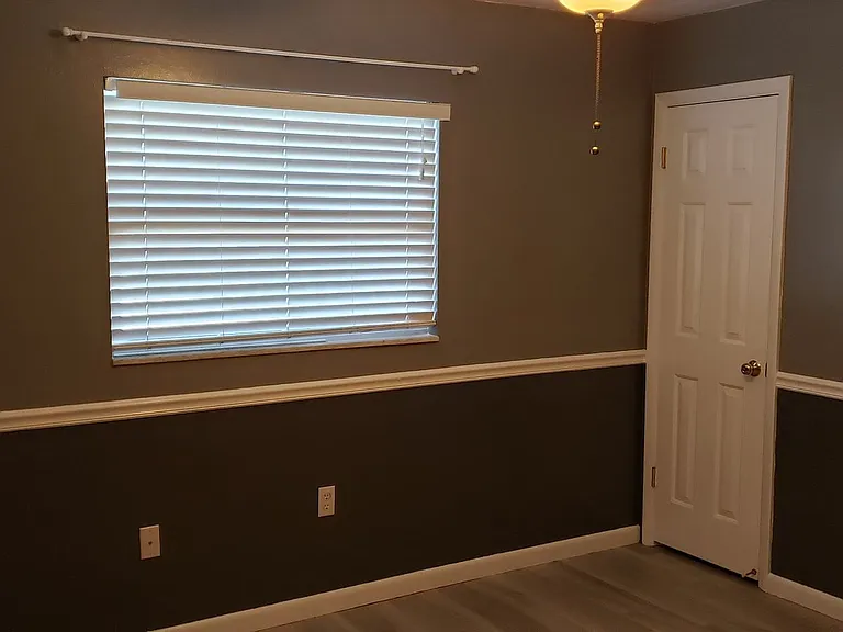 2302 Hutchinson Ave — Photo 21