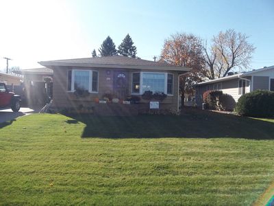 707 E 19th St, Yankton, SD, 57078