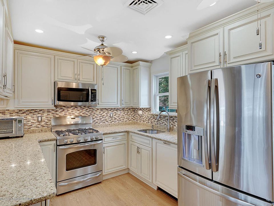 1st image of 1103 Fairview Dr