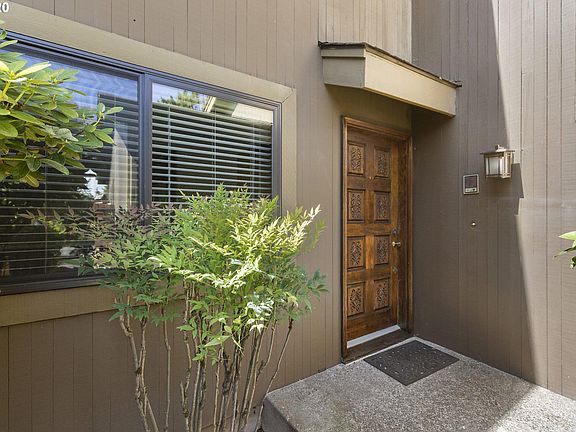 3rd image of 10505 SE Crystal Lake Ln
