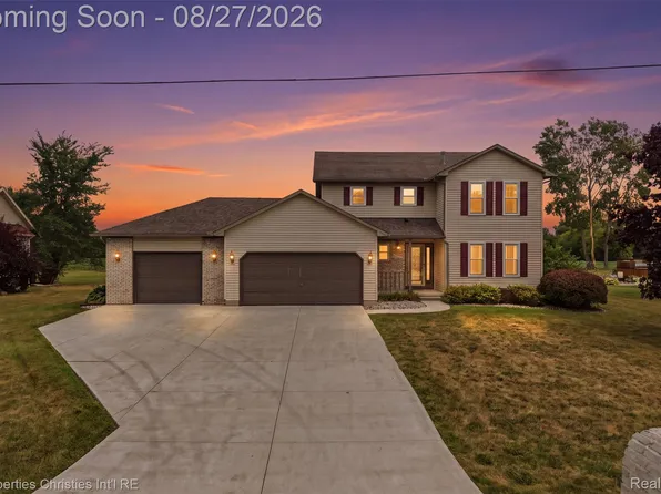 8104 Flintlock Rd, Mount Morris, MI 48458