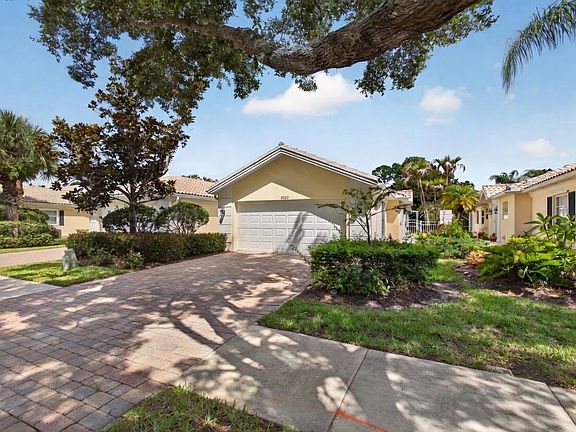 4th image of 8522 SE Retreat Drive