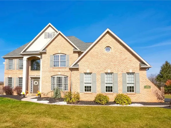 3356 Fairland Dr N, Schnecksville, PA 18078