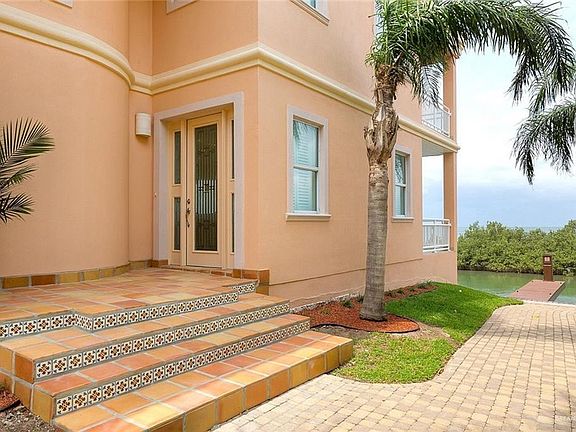 2nd image of 6109 Laguna Cir N