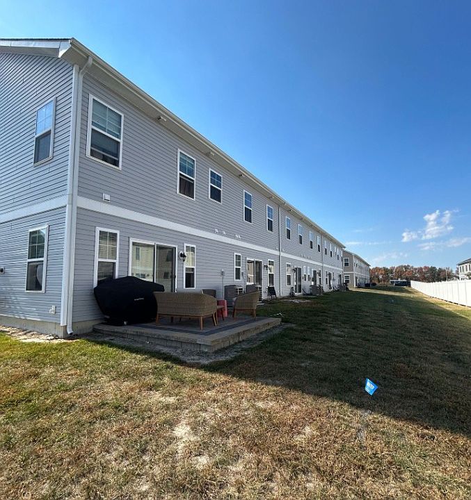 2nd image of 23557 Linkside Dr