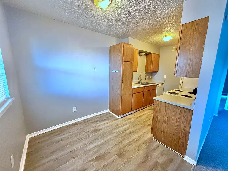 Kentucky Pine Apartments — Photo 11