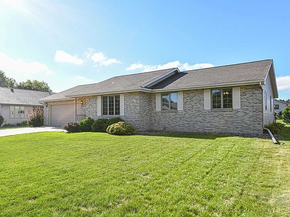 3rd image of 4454 Fieldcrest Dr