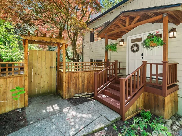 8760 SW 190th Street, Vashon, WA 98070