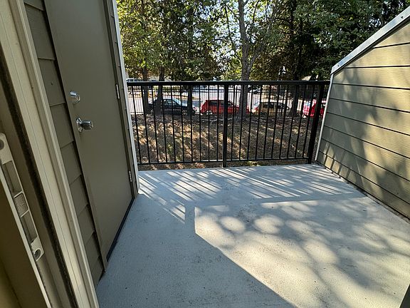 4th image of 1808 S 284th Ln #E202