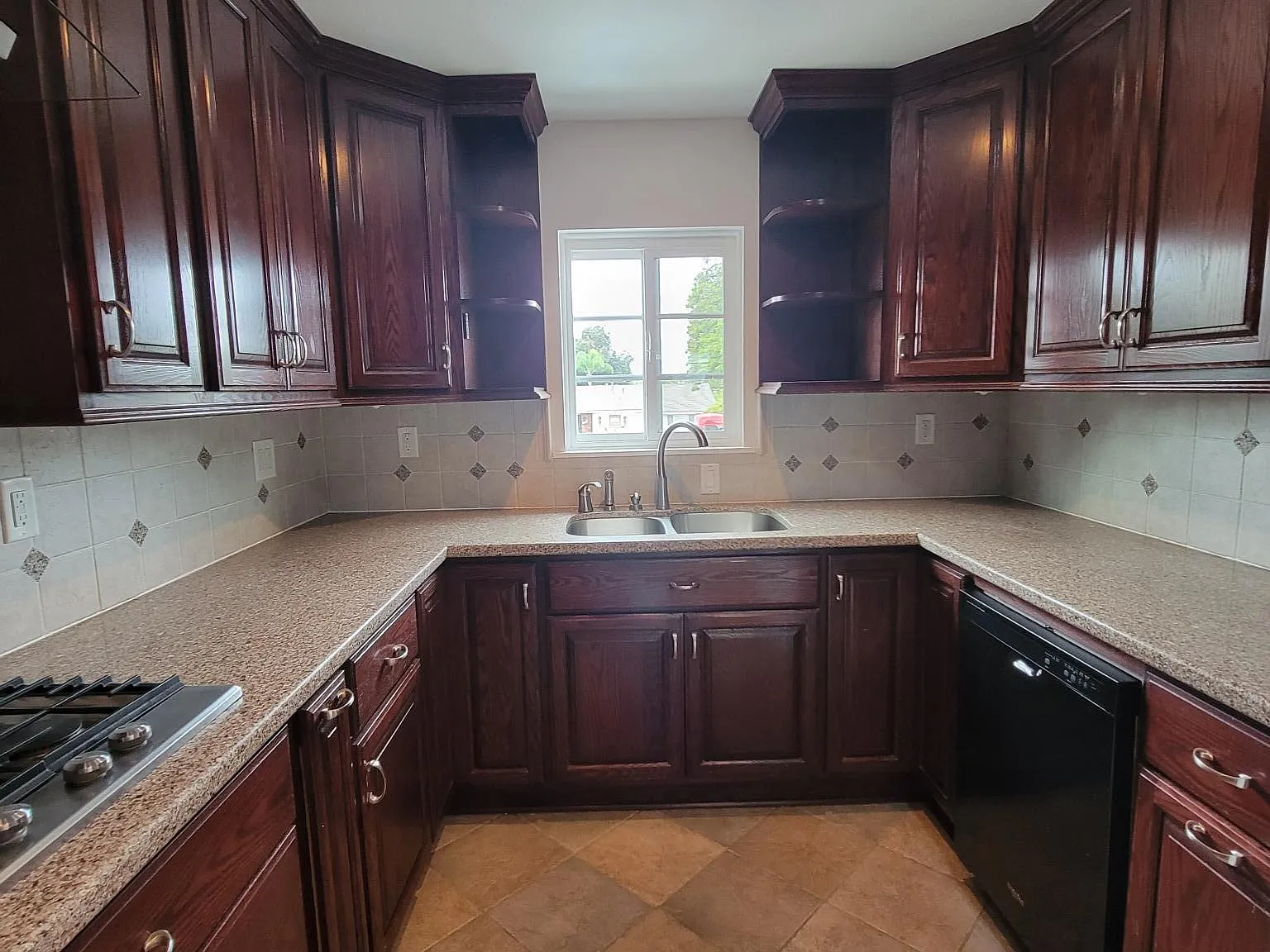 2 bed, 975 sqft, $2,850 — Photo 2