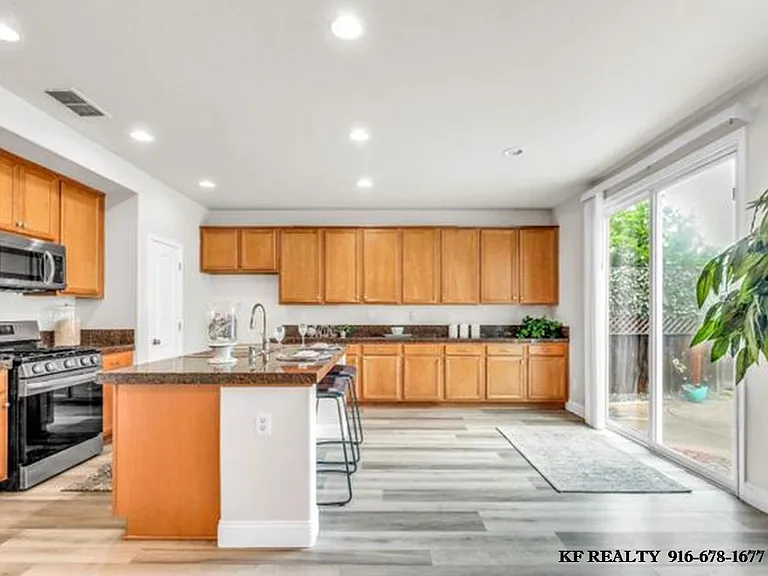 3411 River Shoal Ave — Photo 6