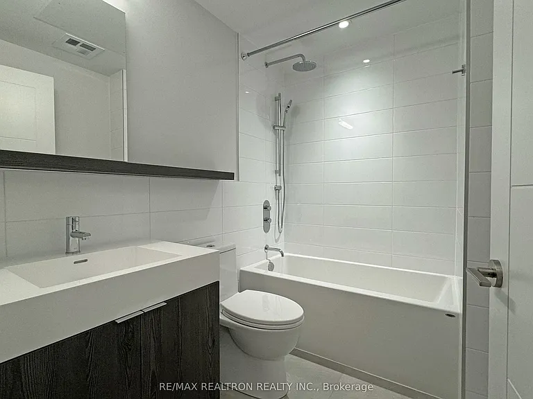 2525 Bathurst St #202 — Photo 6