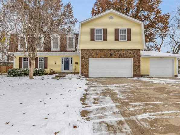 10813 W 52nd Cir, Shawnee, KS 66203