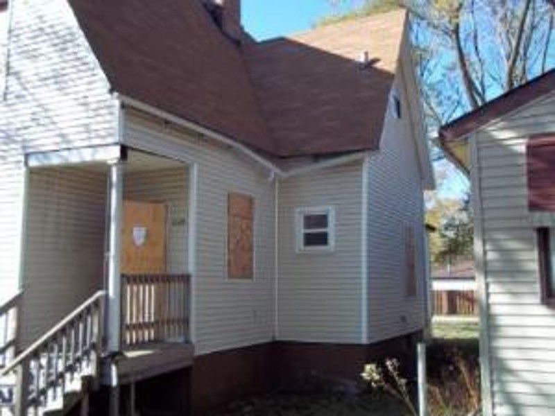 2nd image of 15124 Wood St