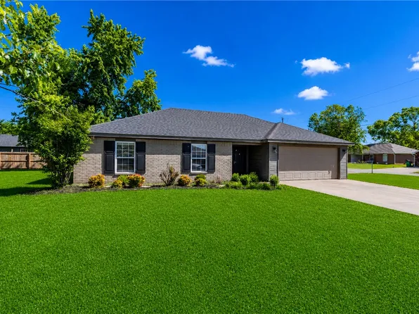700 Ponderosa St, Centerton, AR 72719
