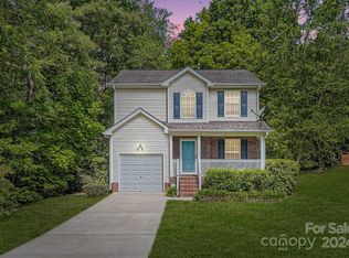 5424 River Falls Dr, Charlotte, NC 28215