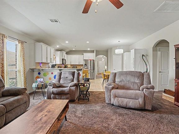 3rd image of 9505 Timberwind Ln