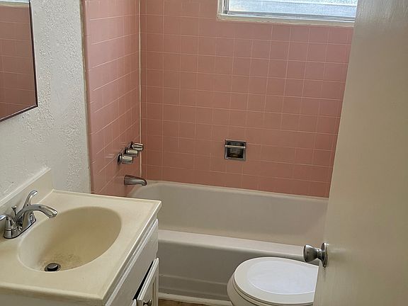 4th image of 6803 Long Beach Blvd APT 3
