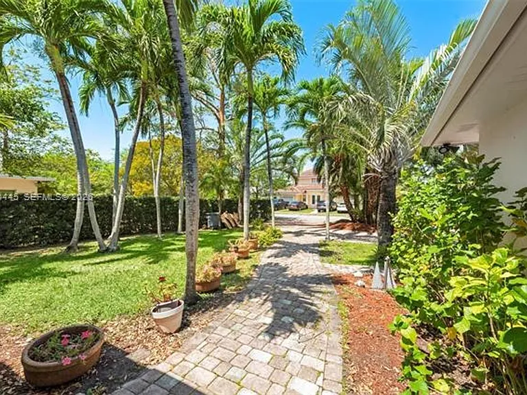 540 S Shore Dr — Photo 14