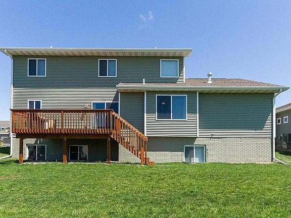 2nd image of 404 Evergreen Dr NW