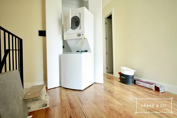 Rented by Grand & Co. | media 25