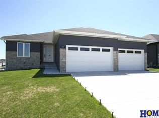 1342 N 100th St, Lincoln, NE 68527
