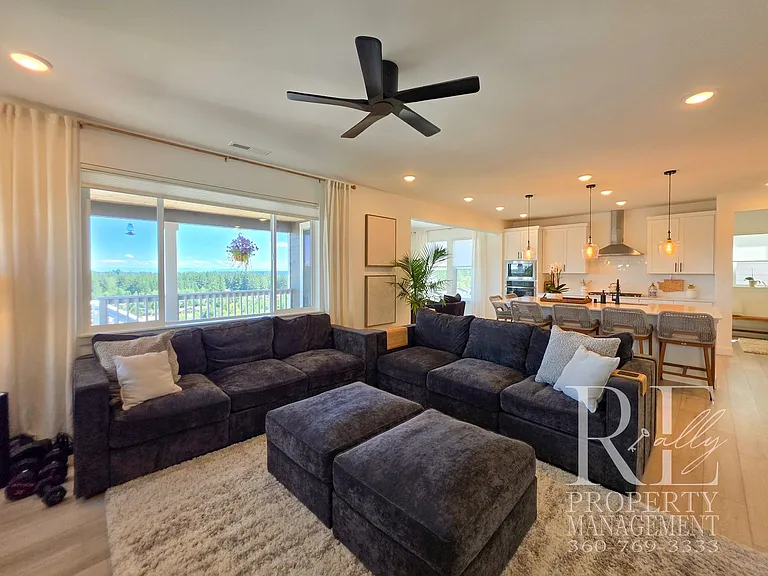 10607 Treasure Dr NW — Photo 8