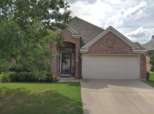 9901 Chadbourne Rd, Fort Worth, TX 76244