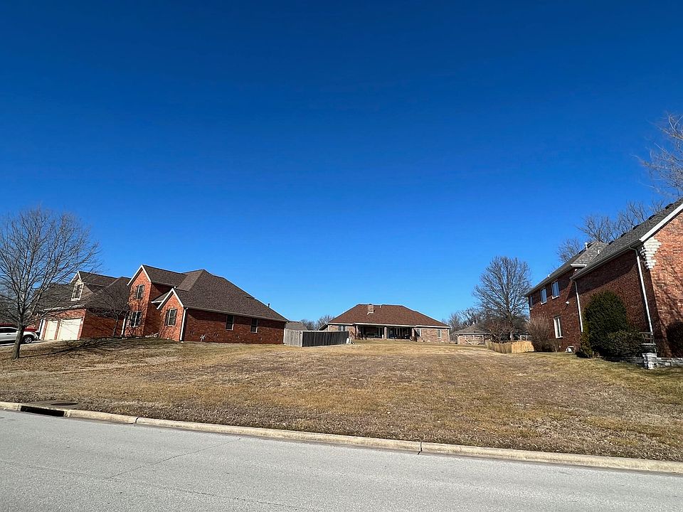 2nd image of 3334 S Saratoga Avenue