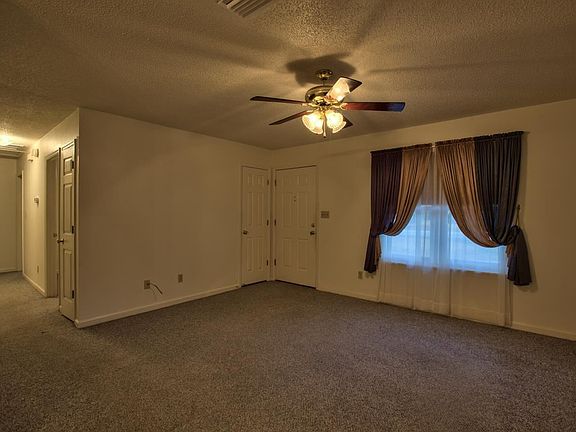 5th image of 2733 S Sandalwood Dr