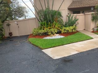 9252 SW 136 Street Cir, Miami, FL 33176